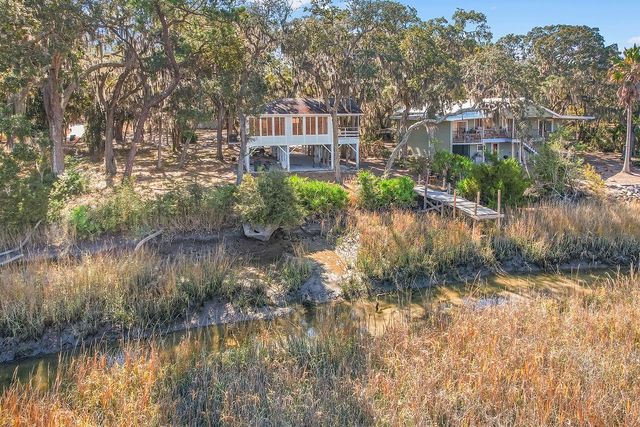 1090 Goldfinch Loop NE, Townsend, GA 31331