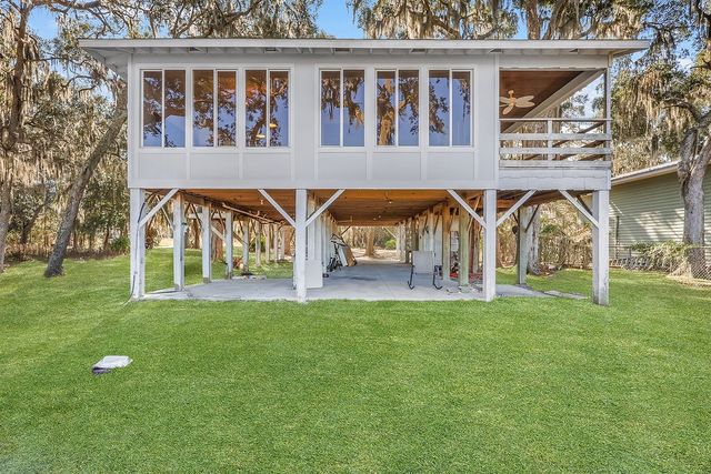 1090 Goldfinch Loop NE, Townsend, GA 31331