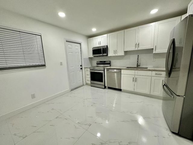 8867 Sunset Drive 8867, Palm Beach Gardens, FL 33410