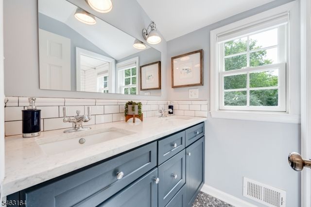 3 Plymouth Rd, Chatham Twp., NJ 07928