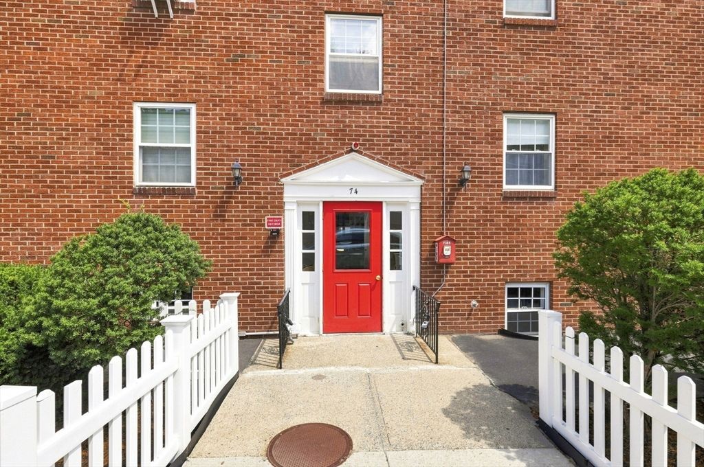 74 Springvale Ave 1, Chelsea, MA 02150