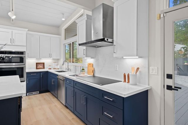 2987 Alexis Drive, Palo Alto, CA 94304