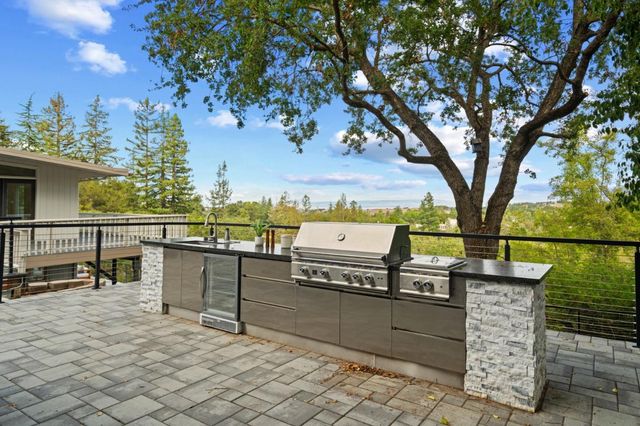 2987 Alexis Drive, Palo Alto, CA 94304