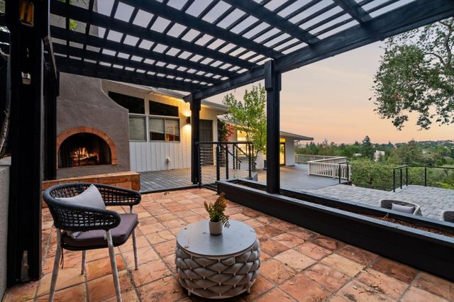 2987 Alexis Drive, Palo Alto, CA 94304