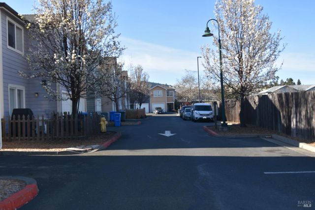 112 Treadway Ct, Cloverdale, CA 95425