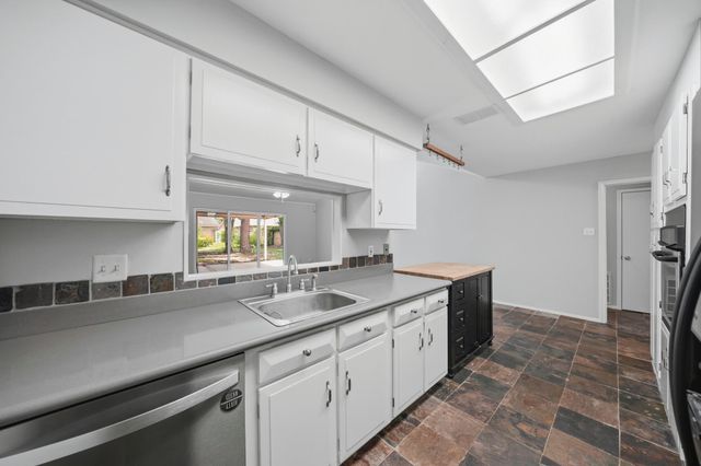 6006 Vicki John Drive, Houston, TX 77096