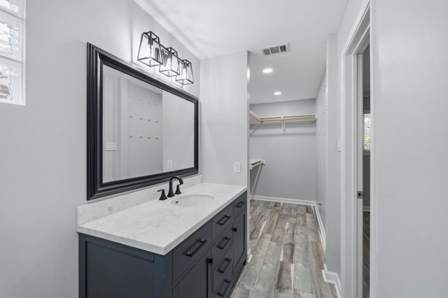 6006 Vicki John Drive, Houston, TX 77096