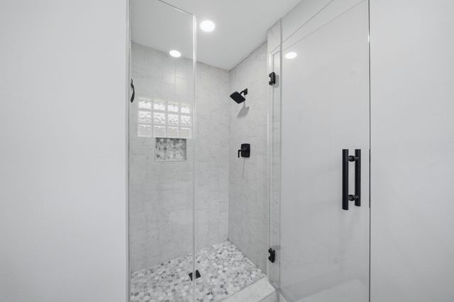6006 Vicki John Drive, Houston, TX 77096
