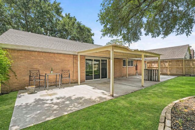 6006 Vicki John Drive, Houston, TX 77096