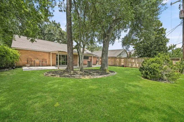 6006 Vicki John Drive, Houston, TX 77096