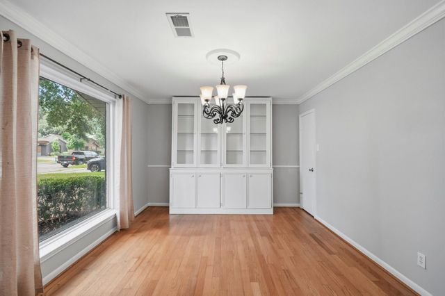 6006 Vicki John Drive, Houston, TX 77096