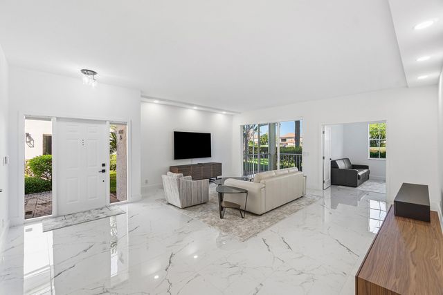 5082 Lake Catalina Drive A, Boca Raton, FL 33496