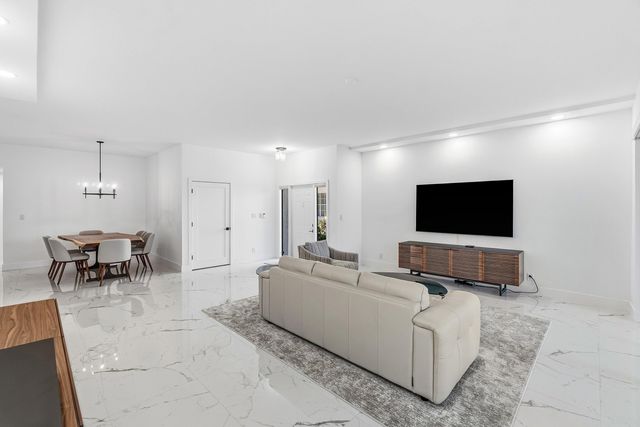 5082 Lake Catalina Drive A, Boca Raton, FL 33496