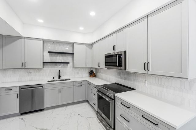 5082 Lake Catalina Drive A, Boca Raton, FL 33496