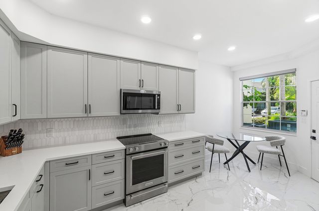 5082 Lake Catalina Drive A, Boca Raton, FL 33496