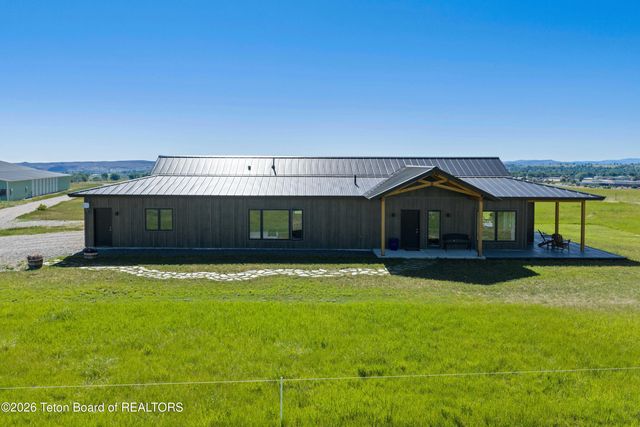 64 GOLDEN WILLOW Road, Lander, WY 82520