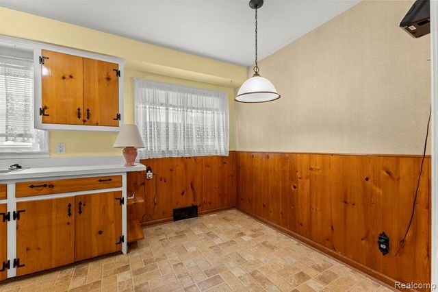 13145 Orchard Road, Southgate, MI 48195