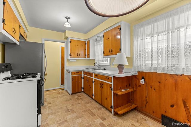 13145 Orchard Road, Southgate, MI 48195