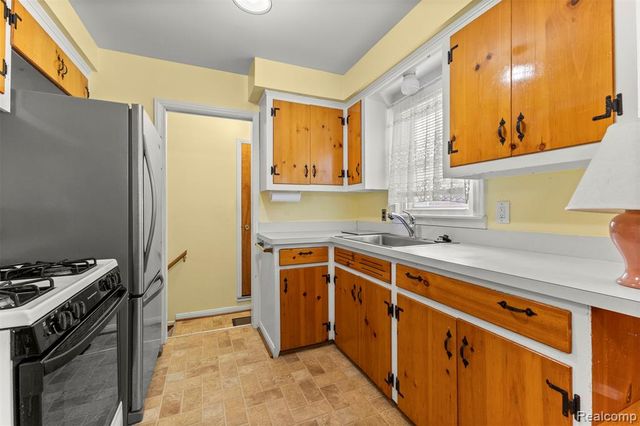 13145 Orchard Road, Southgate, MI 48195