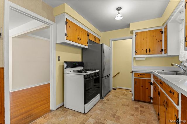 13145 Orchard Road, Southgate, MI 48195