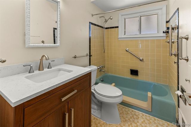 13145 Orchard Road, Southgate, MI 48195