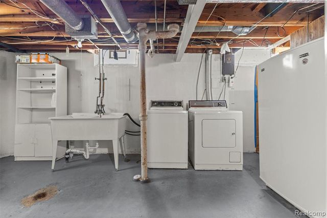 13145 Orchard Road, Southgate, MI 48195