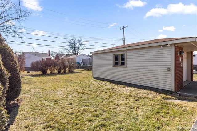 13145 Orchard Road, Southgate, MI 48195