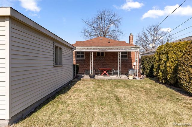 13145 Orchard Road, Southgate, MI 48195