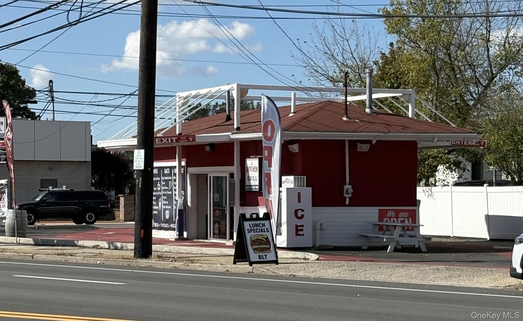 2885 Grand Avenue, Baldwin, NY 11510 — exterior
