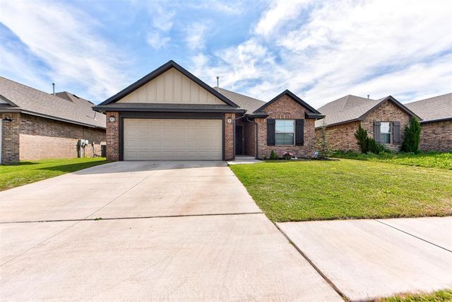 4216 Royal Garden Drive, Yukon, OK 73099