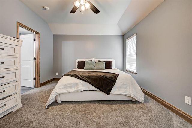 4216 Royal Garden Drive, Yukon, OK 73099