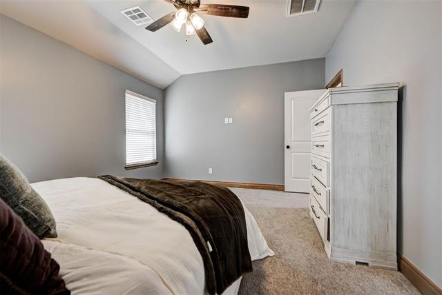 4216 Royal Garden Drive, Yukon, OK 73099