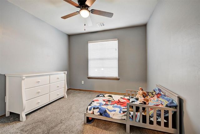 4216 Royal Garden Drive, Yukon, OK 73099