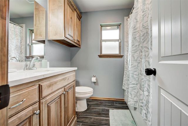 4216 Royal Garden Drive, Yukon, OK 73099