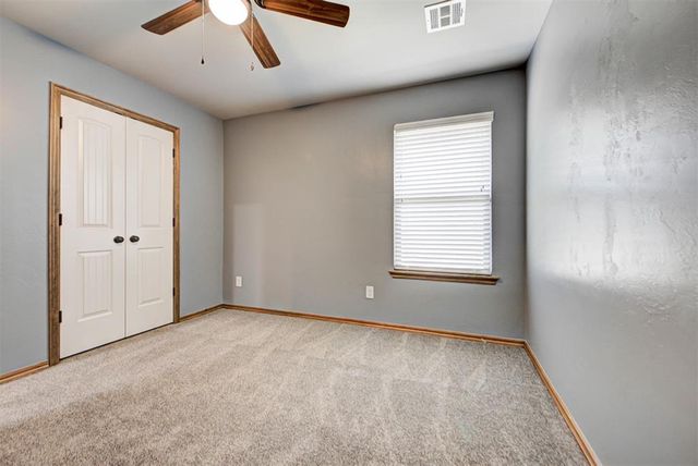 4216 Royal Garden Drive, Yukon, OK 73099