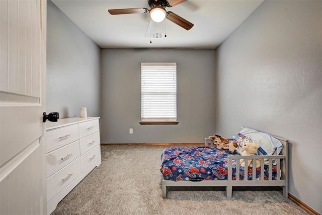 4216 Royal Garden Drive, Yukon, OK 73099