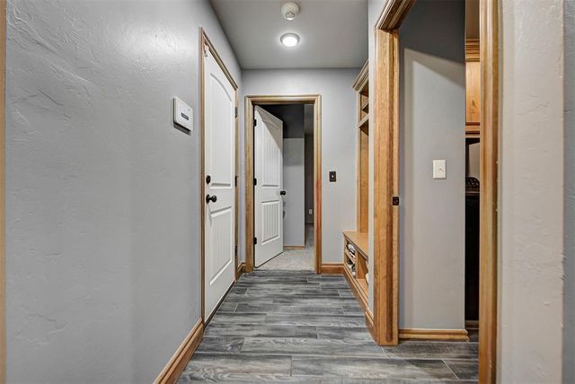 4216 Royal Garden Drive, Yukon, OK 73099