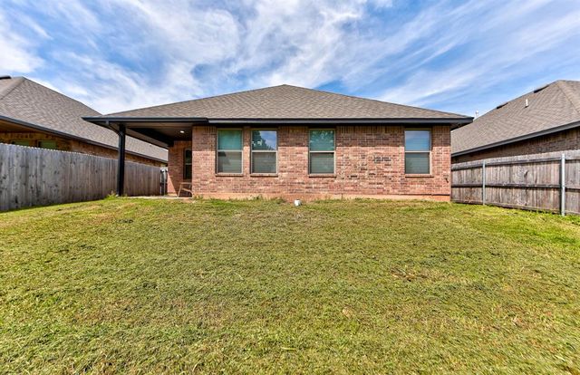4216 Royal Garden Drive, Yukon, OK 73099