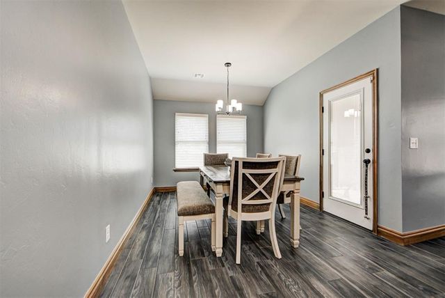 4216 Royal Garden Drive, Yukon, OK 73099