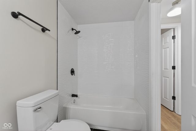 630 Karen Drive, Zionsville, IN 46077