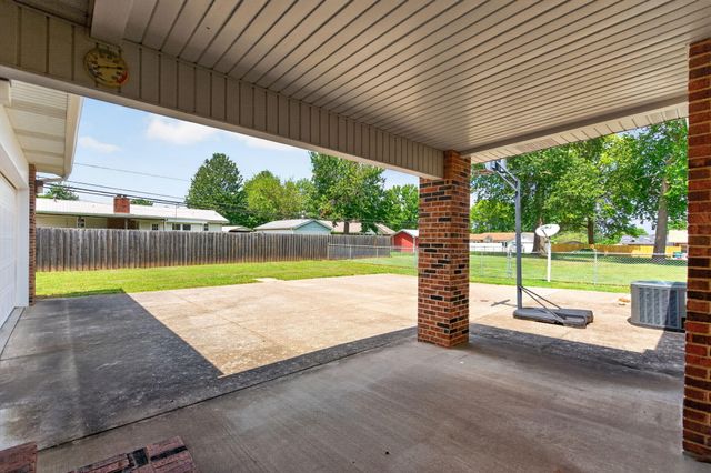 421 S Troy Avenue, Springfield, MO 65802