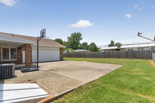 421 S Troy Avenue, Springfield, MO 65802
