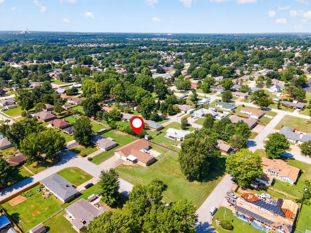 421 S Troy Avenue, Springfield, MO 65802