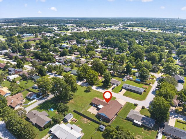 421 S Troy Avenue, Springfield, MO 65802
