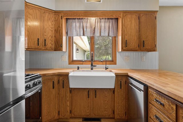 W8269 GRANDVIEW ROAD, Hortonville, WI 54944