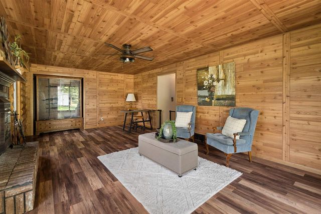 W8269 GRANDVIEW ROAD, Hortonville, WI 54944