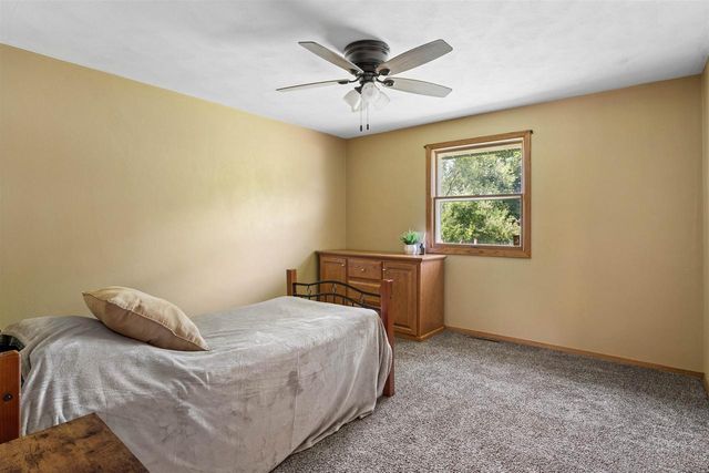 W8269 GRANDVIEW ROAD, Hortonville, WI 54944