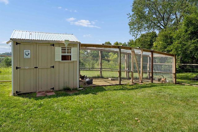 W8269 GRANDVIEW ROAD, Hortonville, WI 54944
