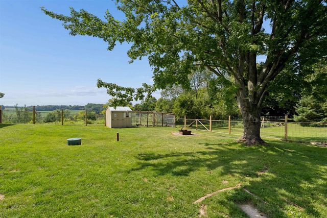 W8269 GRANDVIEW ROAD, Hortonville, WI 54944