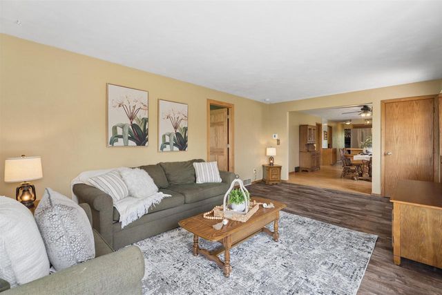 W8269 GRANDVIEW ROAD, Hortonville, WI 54944